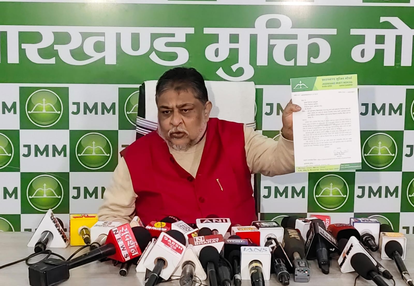 Jharkhand Election 2024: मतदान से एक दिन पहले झामुमों का भाजपा पर आरोप, कहा -बंगाल के तर्ज पर झारखंड में चुनाव करवाना चाह रही भाजपा