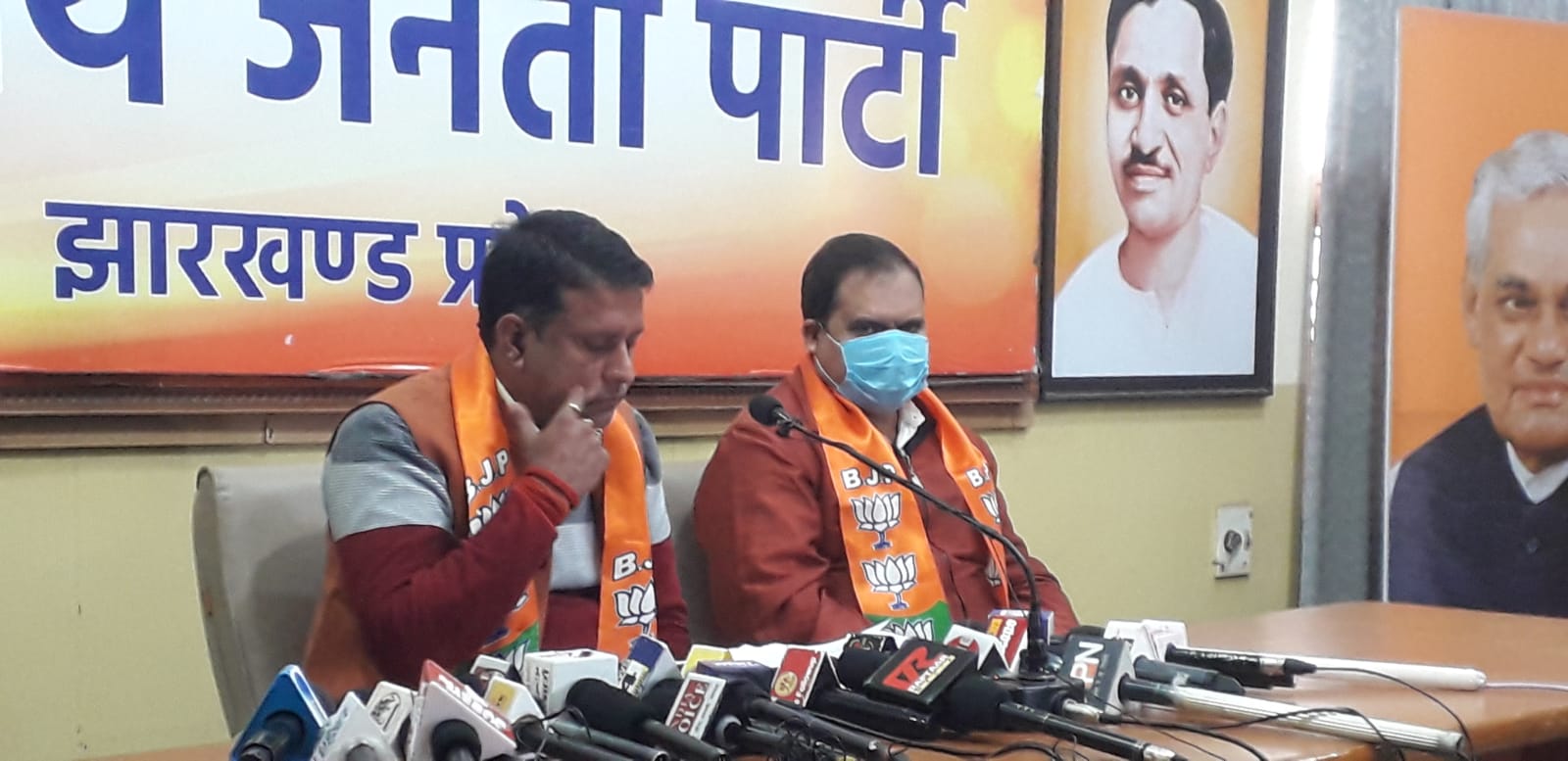 पूर्व कृषि मंत्री रणधीर सिंह ने  सरकार के दो साल के कामों पर उठाया सवाल