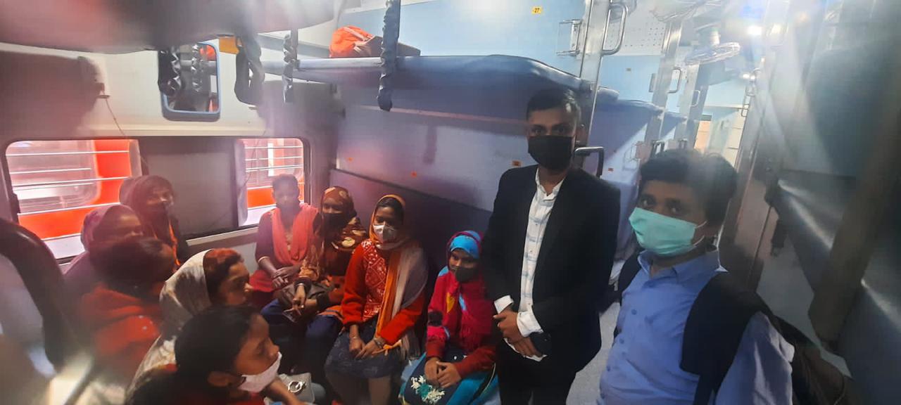 झारखंड की बेटियां हुई मुक्त ,बंधक बनी हुनरमंद बेटियां लौट रहीं अपने घर,बेंगलुरु से मुक्त करायी गईं छह युवतियां