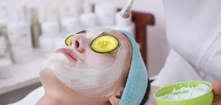 Winter Skin Care Tips: सर्दियों में स्किन के लिए रामबाण है किशमिश वॉटर, इस तरह करें इस्तेमाल, गुलाब सी खिली रहेगी स्किन