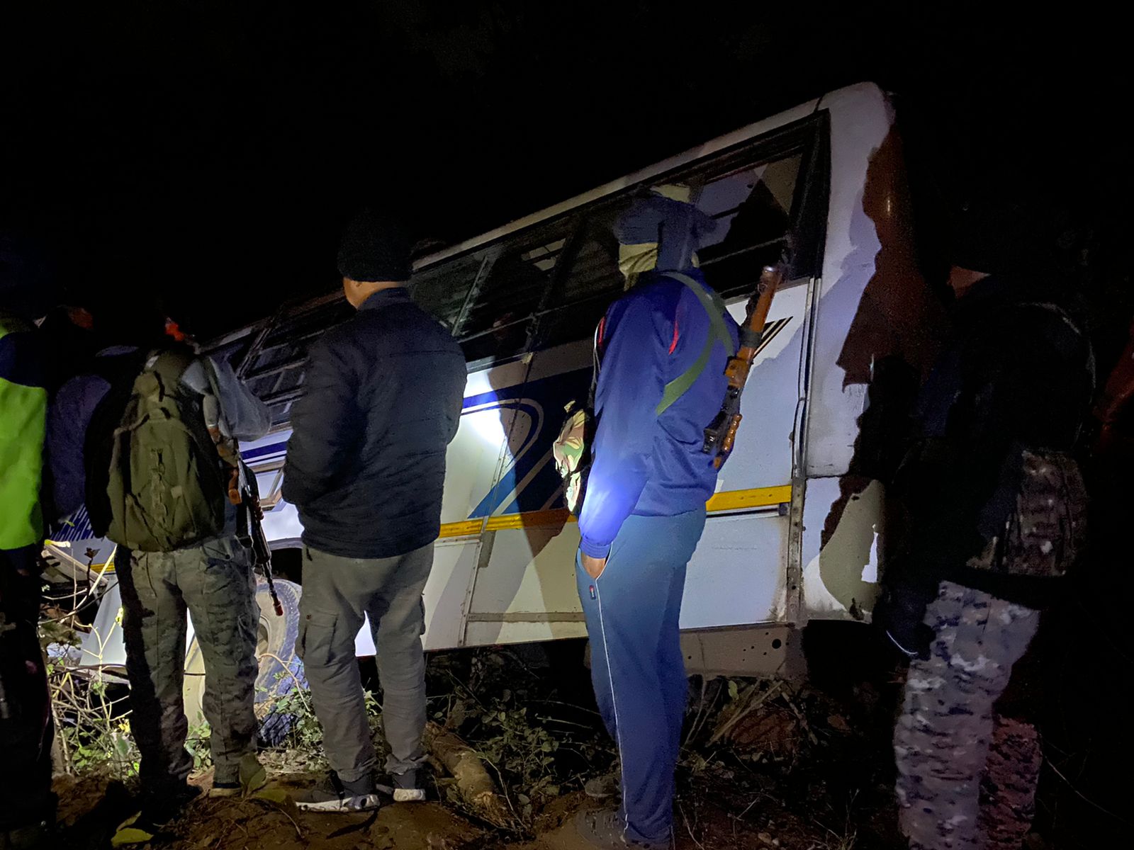 ब्रेकिंग : गुमला में सड़क हादसा , दो दर्जन से ज्यादा लोग घायल