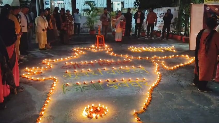 बाबानगरी को बाल विवाह मुक्त बनाने के लिए ली गई शपथ, दीप जलाकर की गई अभियान की शुरूआत