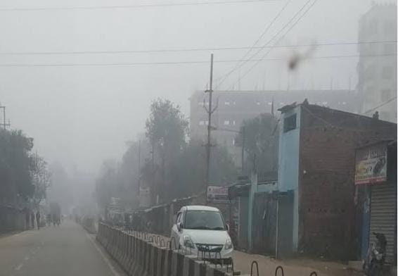 Weather Forecast: झारखंड में कमजोर पड़ा फंगल तूफान का असर, लेकिन आज कोल्हान क्षेत्र में बारिश की संभावना, पढ़ें कब साफ होगा मौसम