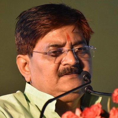 विधायक राज सिन्हा और बबलू महतो से पब्लिक का चुभता सवाल -क्या हुए तेरे वादे !