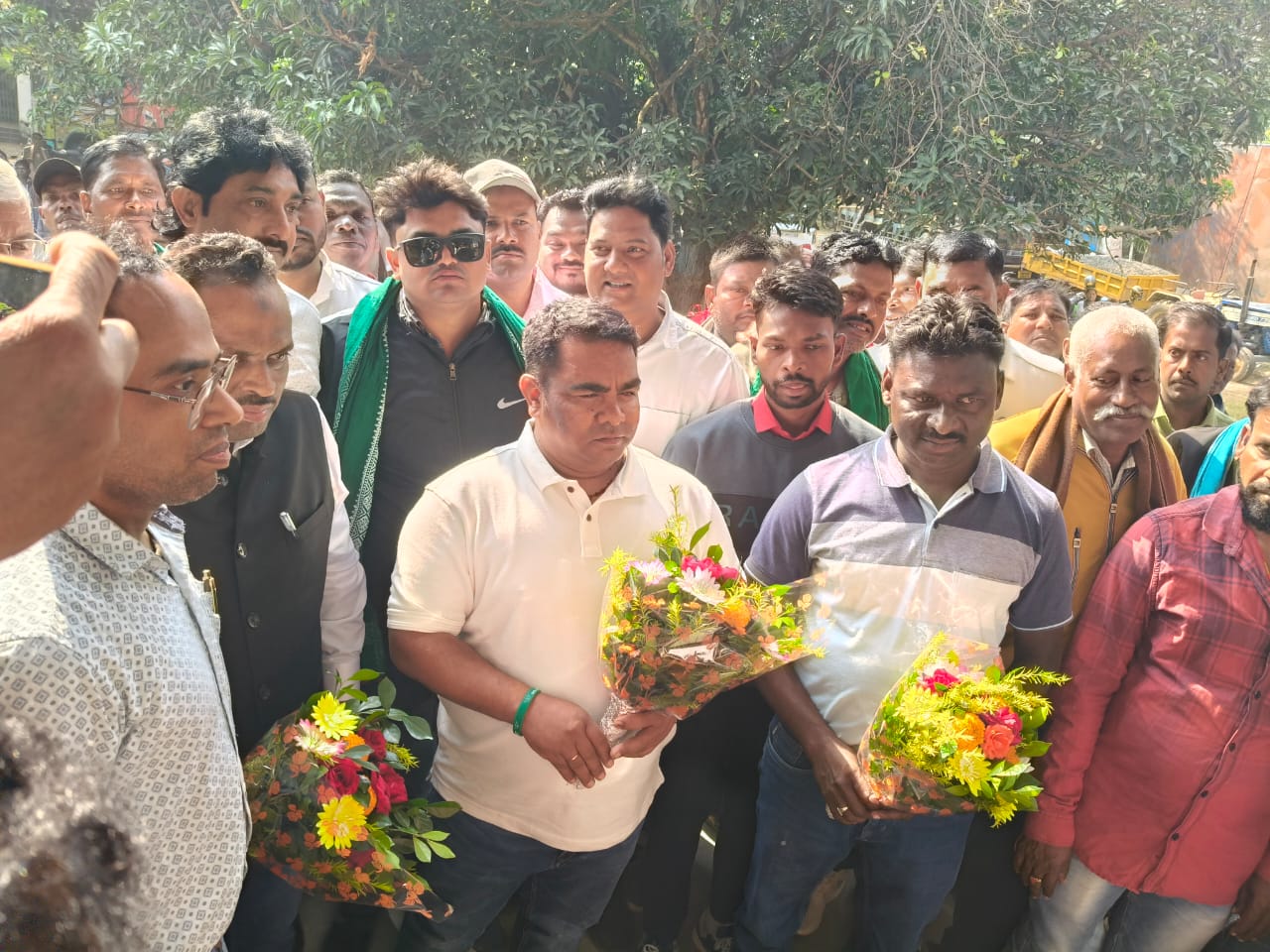 साहिबगंज: विधायक धनजंय सोरेन ने किया तालझारी प्रखंड का दौरा, कहा- समस्या का तुरंत किया जाएगा समाधान  