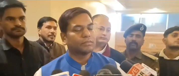 Bihar:मुकेश साहनी ने नीतीश कुमार पर साधा निशाना, रिटायर होने की दे दी सलाह