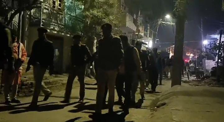 Bihar:दरभंगा में राम जानकी विवाह झांकी में दो समुदाय में  हुई झड़प, पत्थरबाजी में तीन लोग घायल, पढ़ें क्या है ताजा हालात