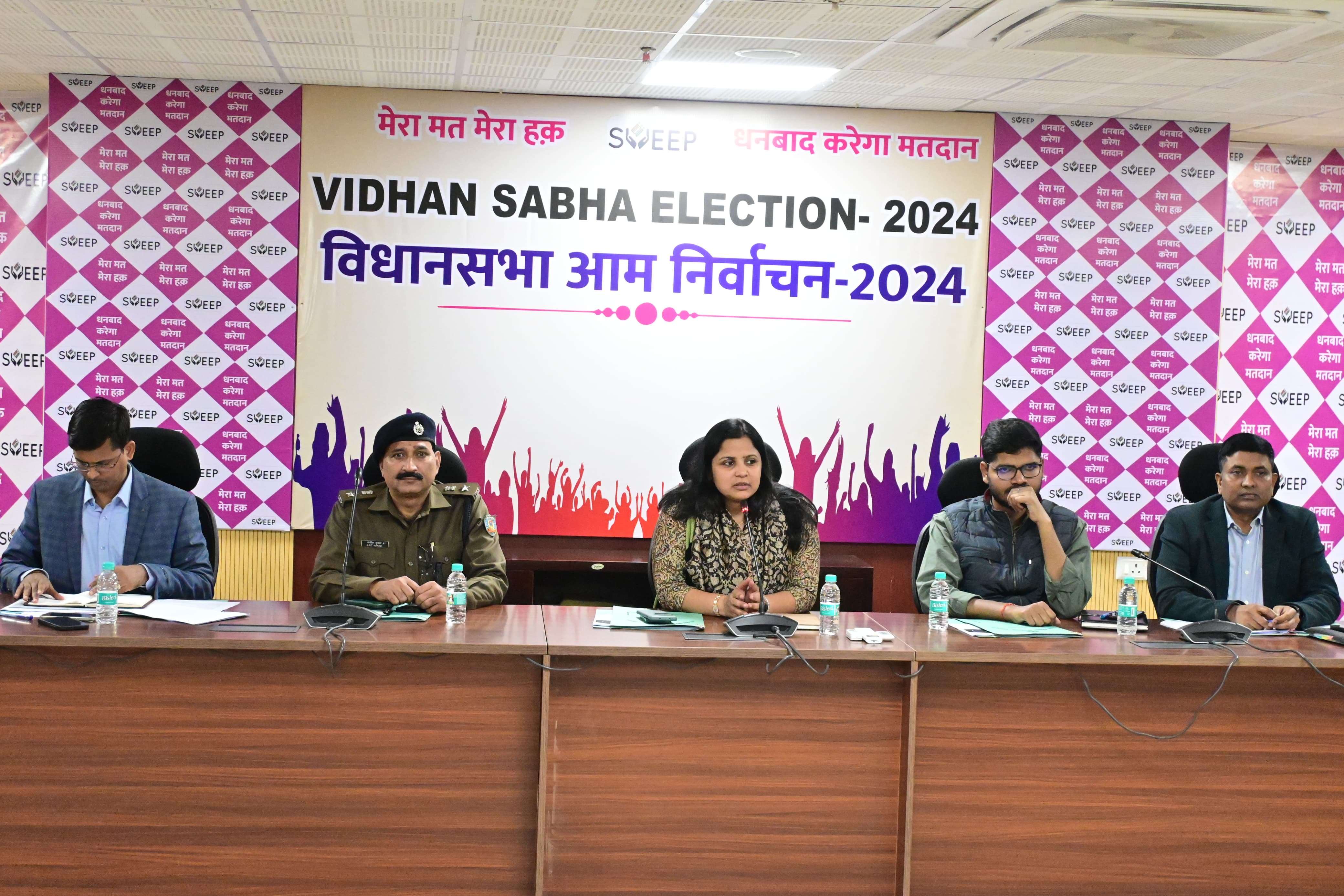 गोबिंदपुर-निरसा सड़क जाम पर डीसी हुई सख्त , पशु मालिकों पर अब लगेगा इस आरोप में  जुर्माना 