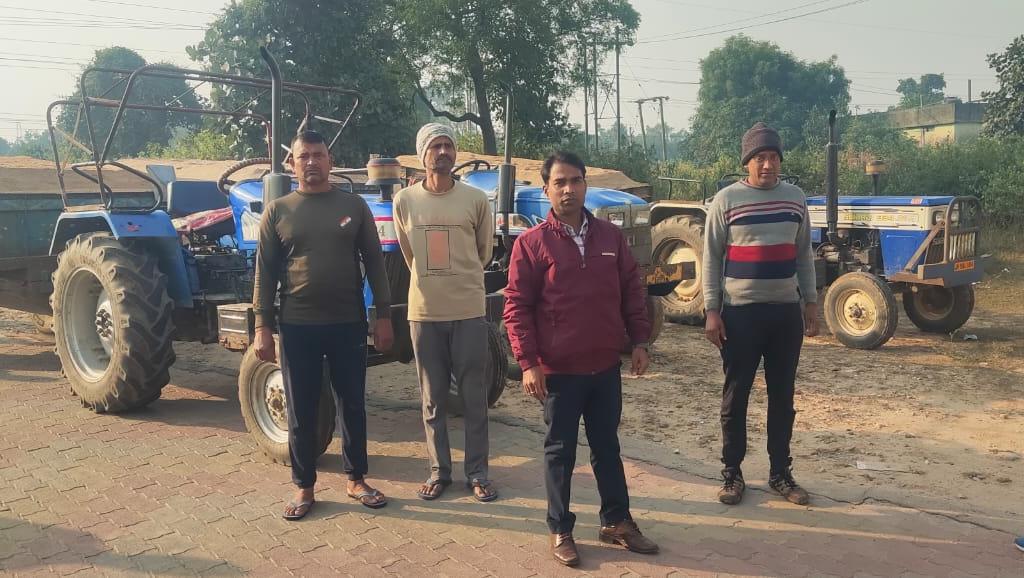 धनबाद के कलियासोल में 555 सीएफटी बालू लदे 6 ट्रैक्टर जब्त,बिना चालान के कर रहे थे ढुलाई