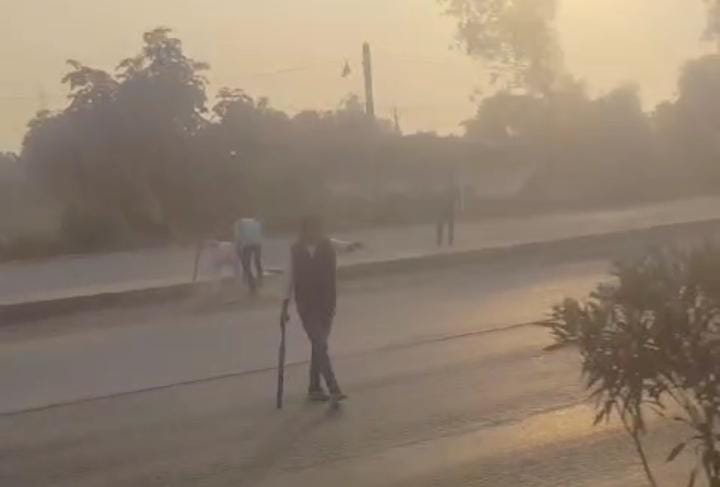 कैमूर में  शराब तस्करों के हौसले बुलंद, तस्करों ने एक्साइज टीम को जांच से रोका, सवाल पूछने पर पत्थरबाजी कर चलाई लाठी, टीम के कई लोग घायल