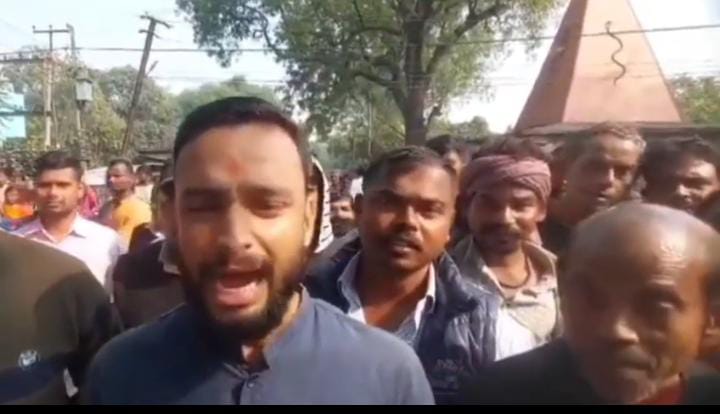 सरायकेला: दुकानदारों के विरोध के बाद बैकफ़ुट पर आया आदित्यपुर नगर निगम! अतिक्रमण हटाओ अभियान पर लगी रोक