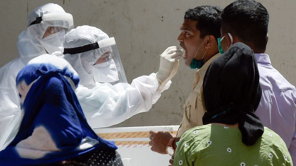 डॉक्टरों की अपील, डोंट बी पैनिक, ताबड़-तोड़ टेस्ट और दवाओं से बचें