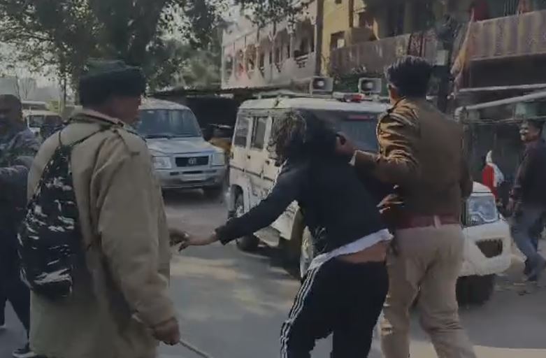 Breaking: JSSC कार्यालय का घेराव करने वाले छात्रों पर लाठीचार्ज, कई घायल