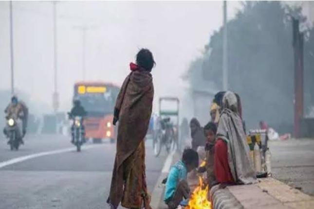 Weather News: पहाड़ों में हो रही बर्फबारी से 1 डिग्री पहुंचा मैक्लूस्कीगंज का पारा, झारखंड के इन जिलों में बारिश की संभावना