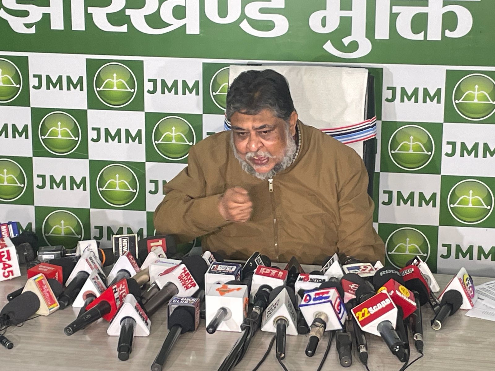 15 दिनों में केंद्र ने बकाया नहीं लौटाया तो झारखंड से एक तगाड़ी भी कोयला नहीं  निकलने देंगे: JMM