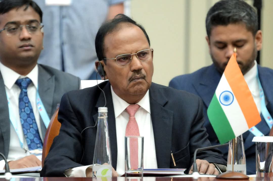 विवाद सुलझाने के लिए अजीत डोभाल की चीन यात्रा, जानिए क्या है विवाद