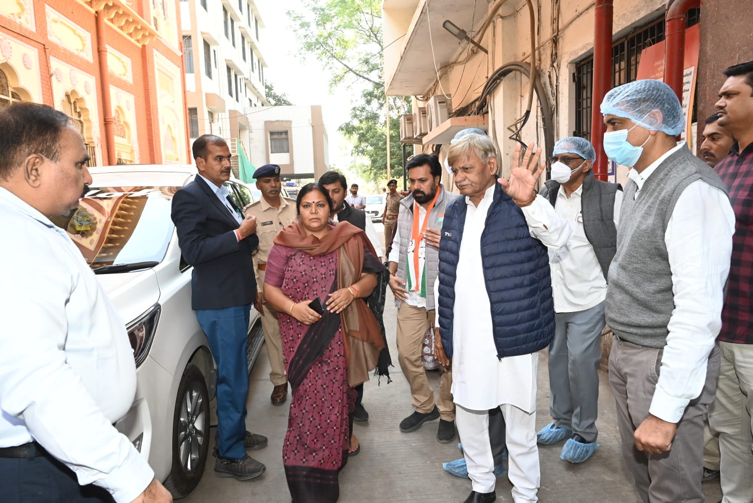 पलामू की बच्ची के साथ गुजरात में दरिंदगी,सीएम के आदेश पर तीन सदस्यी टीम पहुंची अस्पताल,जानिए पूरा मामला   