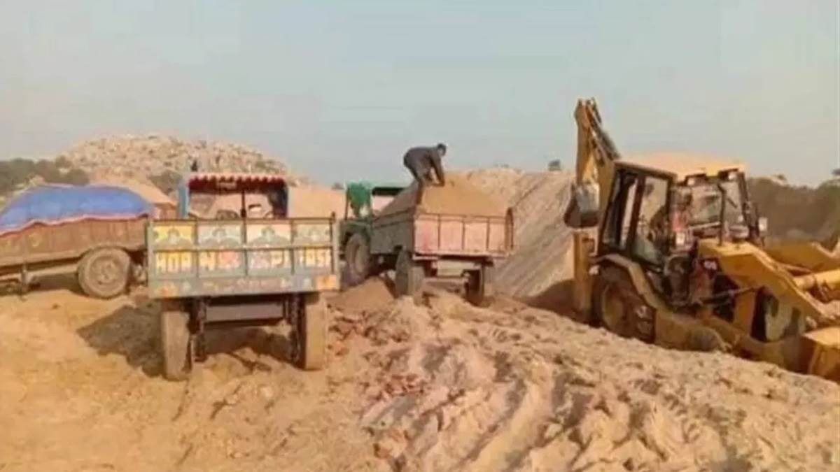 बिहार की तरह धनबाद में भी क्यों बालू हो गया है "सोना", पढ़िए इस रिपोर्ट में