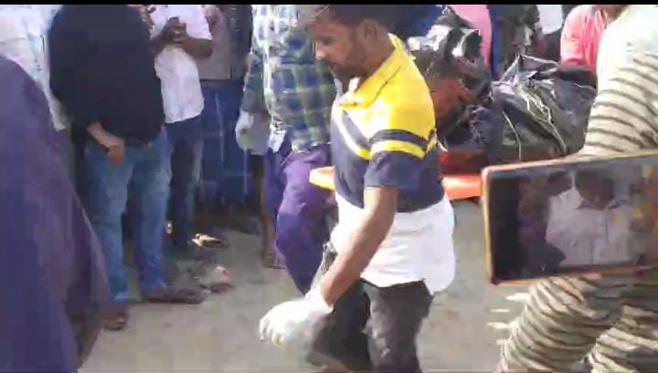 Sahibganj Breaking:गंगा नदी में हुए हादसे का बड़ा अपडेट, लापता चालक के शव को पुलिस ने किया रेस्क्यू, मचा हड़कंप