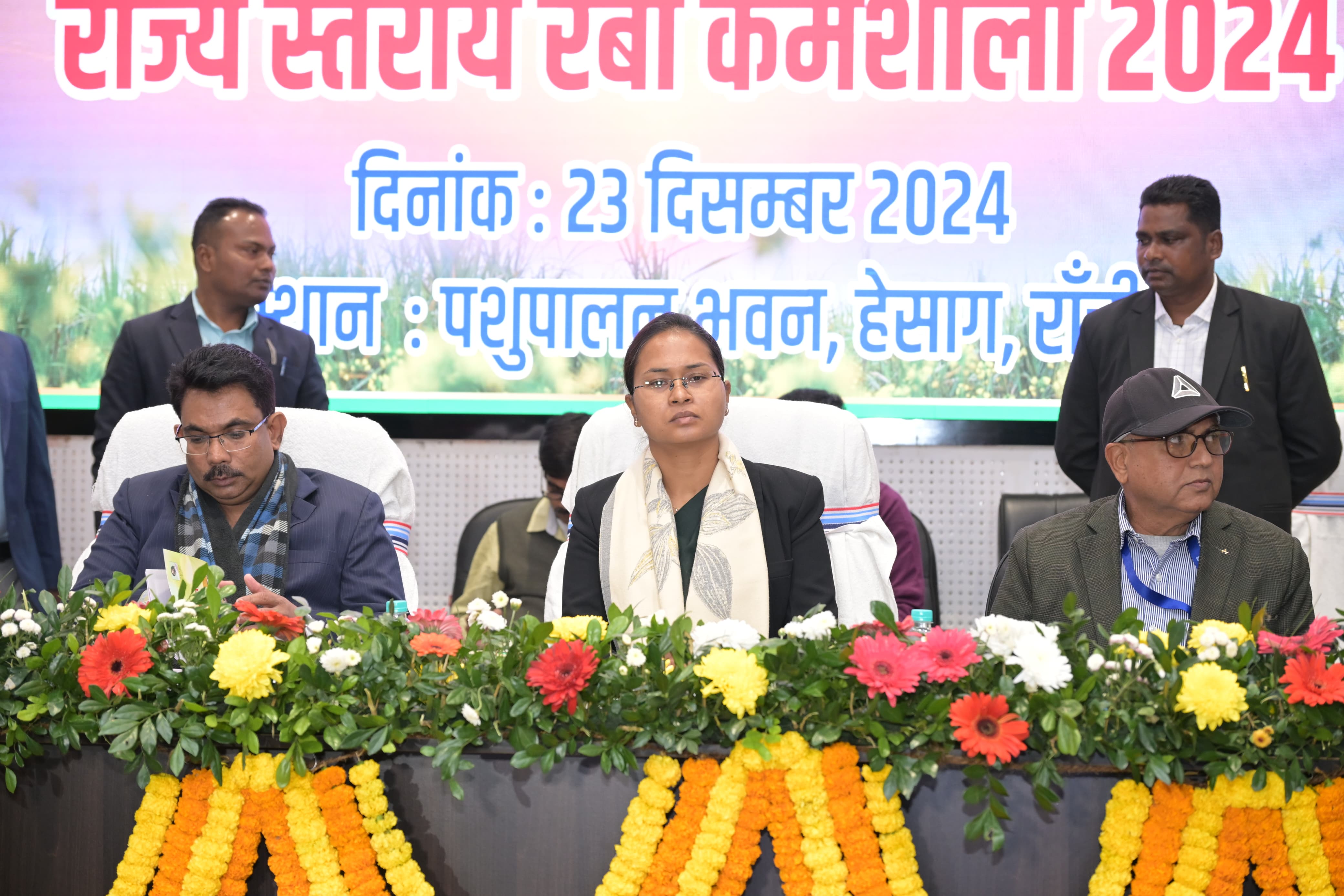 कृषि विभाग की बदहाली, मंत्री ने लगाई अधिकारियों की क्लास, कहा- क्या मक्खी मारने पहुंचते हैं दफ्तर