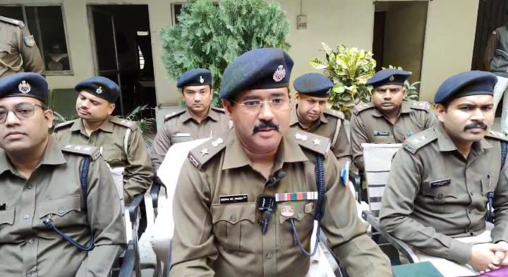 गढ़वा पुलिस की बड़ी कार्रवाई, सड़क लूटेरा गिरोह का पर्दाफाश कर 9 को किया गिरफ्तार, पढ़ें कैसे देते थे घटना को अंजाम