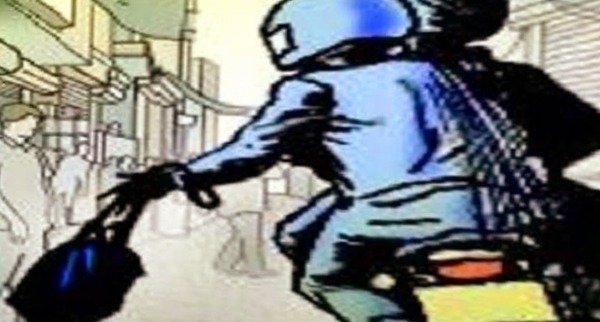 Breaking : राजधानी रांची में बेखौफ हुए अपराधी, बैंक में पैसा जमा करने जा रहे व्यक्ति से 14 लाख की छिनतई