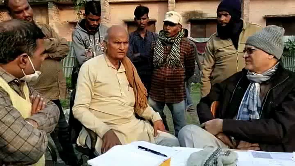 कोरोना वैक्सीन के 12 डोज लेने वाले 84 वर्षीय ब्रह्मदेव मंडल को पुरैनी थाने से मिली बेल