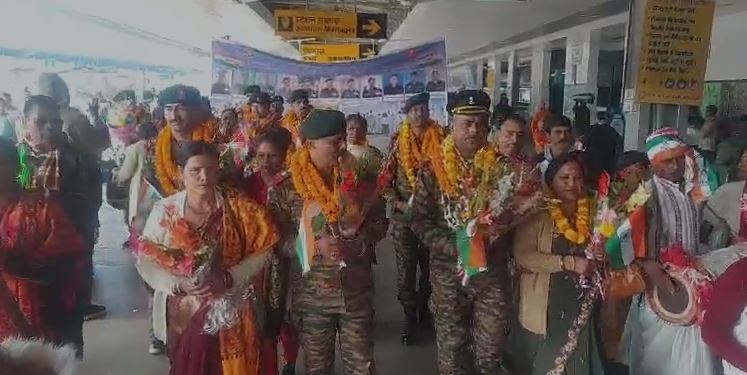 सेना से रिटायर होने वाले 11 जवान और अधिकारी का रांची में हुआ भव्य स्वागत