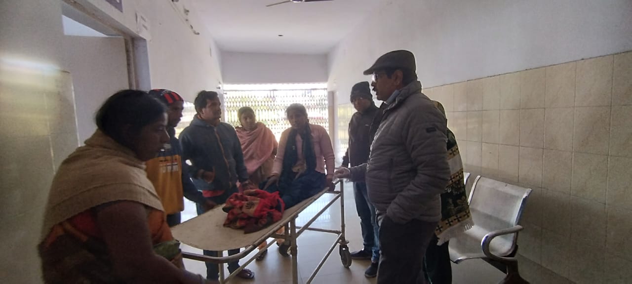 बोकारो में भीषण सड़क हादसा, बाइक सवार को बचाने के दौरान सवारी गाड़ी पलटी, एक की मौत, आधा दर्जन जख्मी