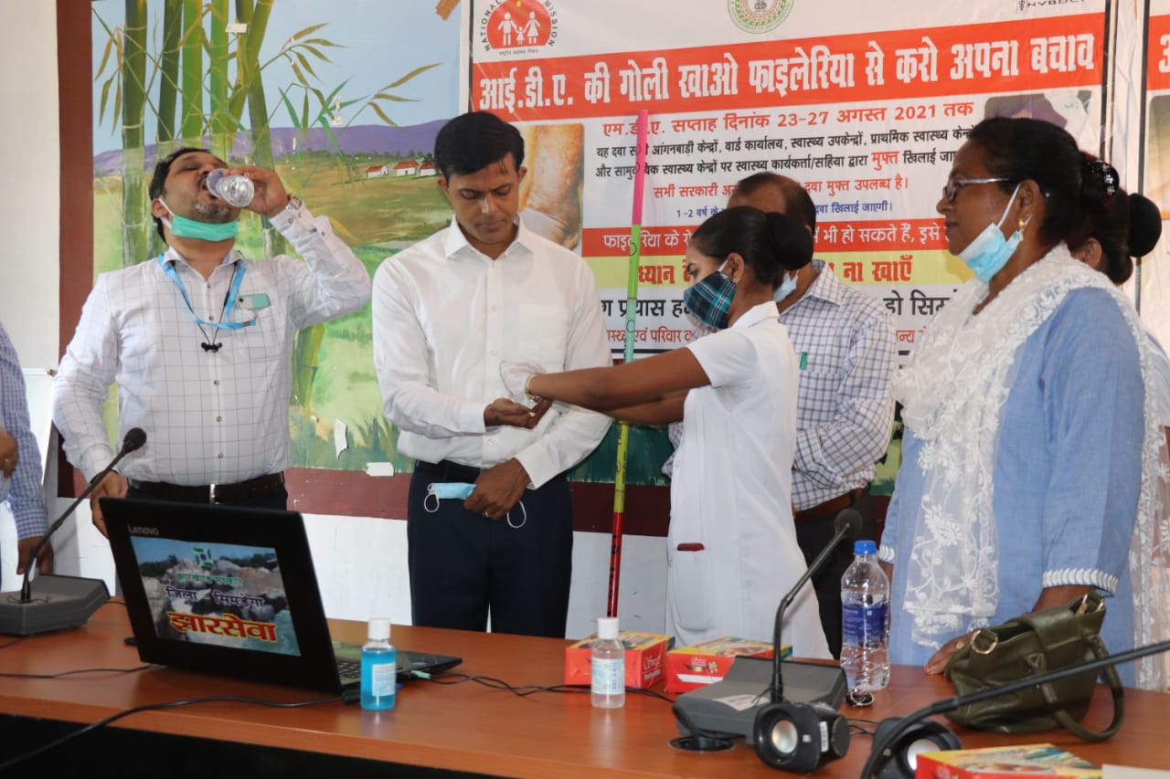 फाइलेरिया उन्मूलन कार्यक्रम का जिले के सभी 10 प्रखंडों में उपायुक्त ने किया शुभारंभ