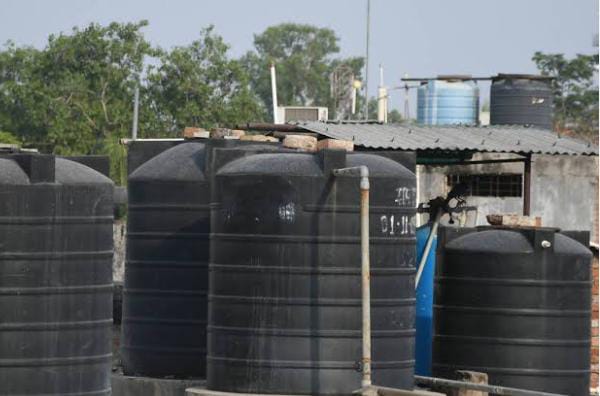 Tips and Tricks:कड़ाके की ठंड में भी गर्म रहेगा छत पर रखी टंकी का पानी, अपनाएं बस ये आसान ट्रिक