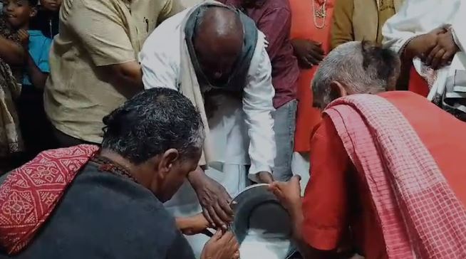 पूर्व पीएम एचडी देवगौड़ा ने बासुकीनाथ धाम में की पूजा अर्चना