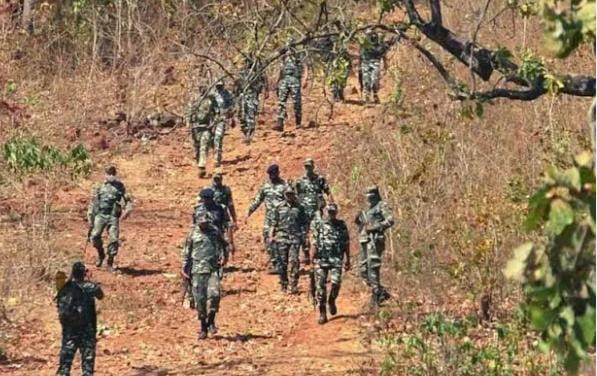 Big Breaking : चाईबासा के जराइकेला जंगल में आईईडी ब्लास्ट, एक बच्ची की मौत