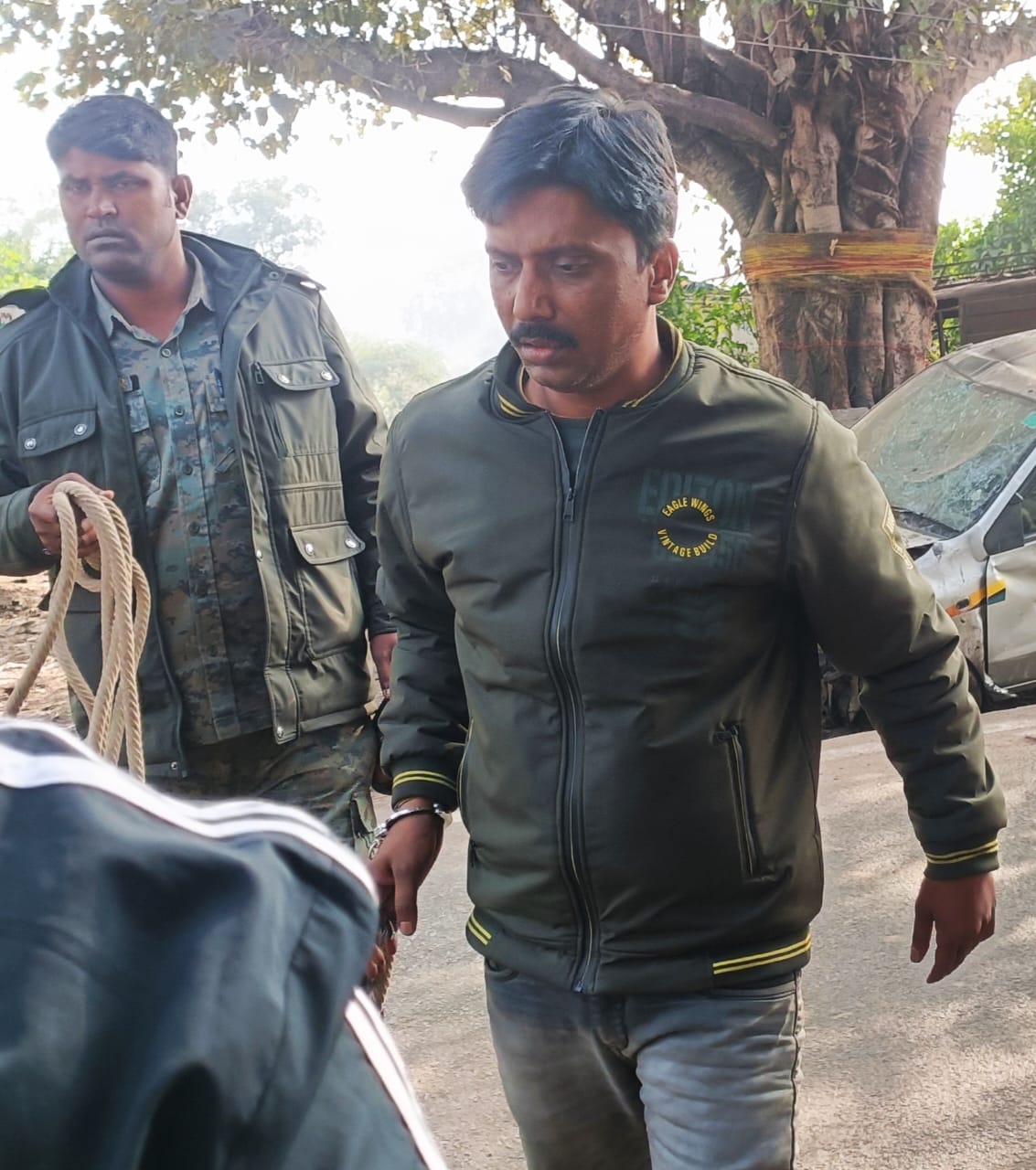 Dhanbad: पति ने पहले की पत्नी की हत्या, फिर ससुराल पहुंचकर की ऐसी करतूत हर कोई हुआ हैरान, पढ़िए पूरा मामला