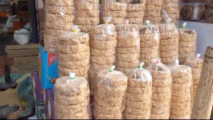 लौहनगरी की फिजा में घुली तिलकुट की मिठास! दो महीने से गया के कारीगर कर रहे हैं तिलकुट तैयार