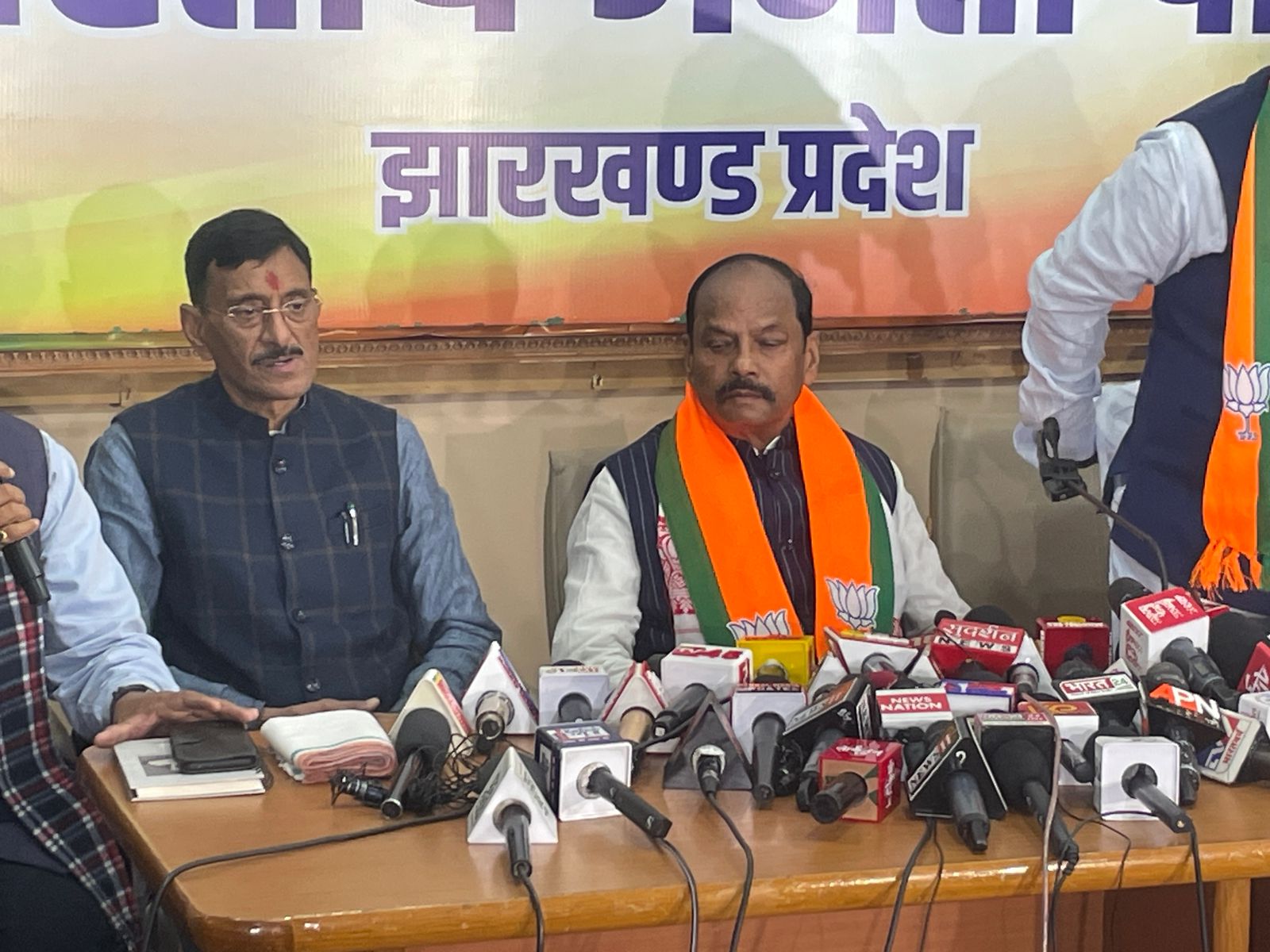 झारखंड में बढ़ी PFI की सक्रियता, देश और राज्य के लिए खतरा: रघुवर