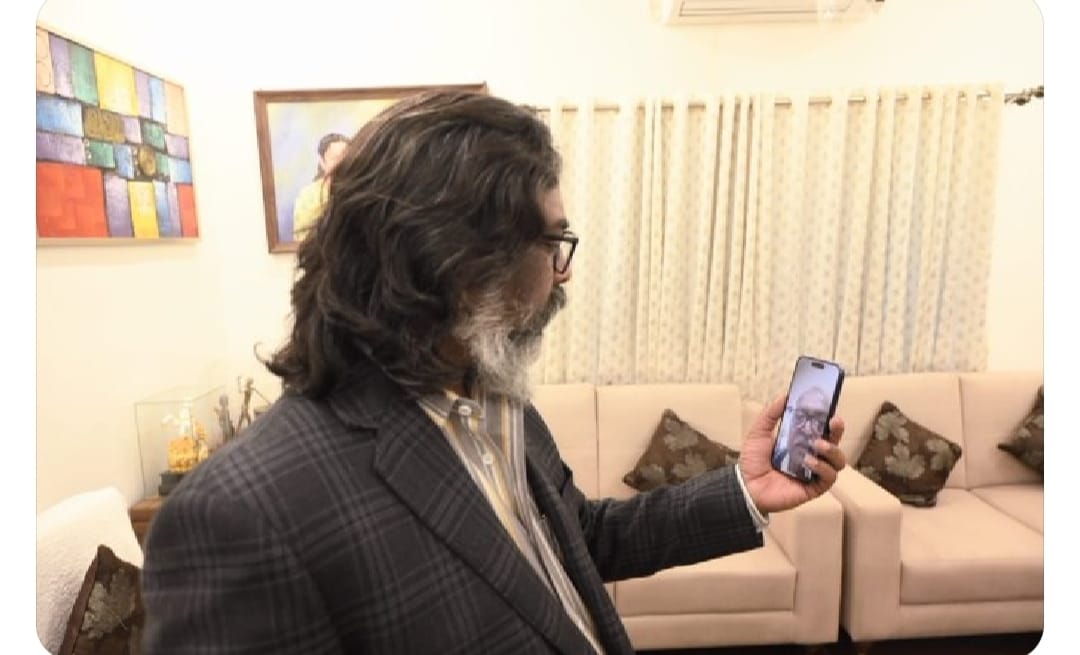 बाघमारा कांड:कारू यादव की पीठ पर किसका मजबूत हाथ! छह मुकदमे दर्ज कर पुलिस उस तक पहुंचने की कोशिश में