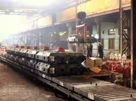 Dhanbad : कभी यहां बनते थे रेलवे के उपकरण, पढ़िए आज कैसे जमीन खोद "काला सोना " निकाल रहे चोर