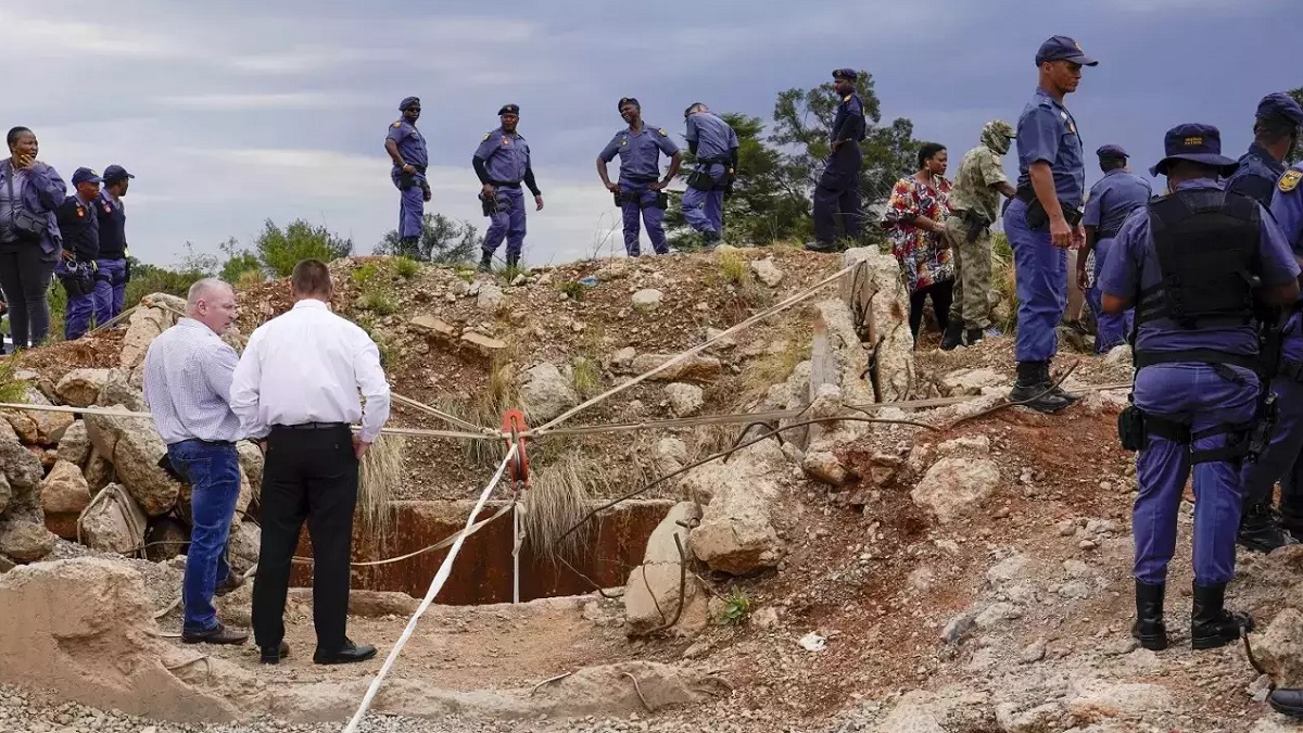 दक्षिण अफ्रीका की सोने की खदान में बड़ा हादसा, 100 से अधिक मजदूरों की मौत