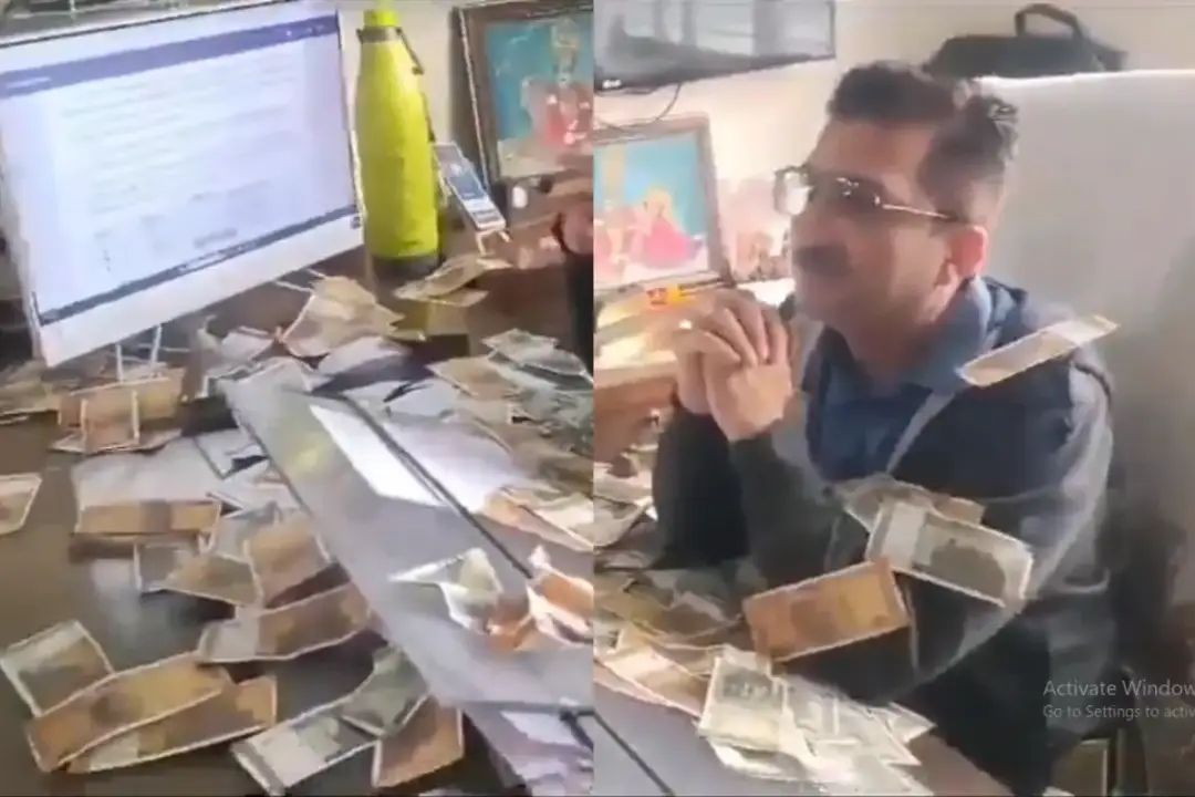 जब रिश्वत दे-देकर परेशान हुए लोग तो भ्रष्ट अधिकारी पर कर दी नोटों की बारिश, अनूठा प्रदर्शन कर जताया विरोध, देखिए VIDEO