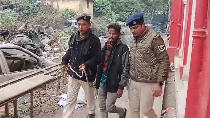 लॉरेंस बिश्नोई के नाम पर मंत्री संतोष सिंह को धमकी देने वाला गिरफ्तार, पुलिस ने आजमगढ़ से दबोचा, मांगी थी 30 लाख की रंगदारी