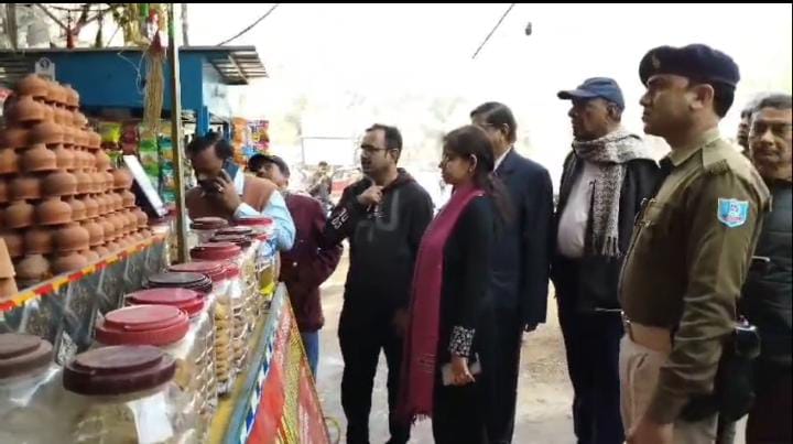 जमशेदपुर: जुबली पार्क के पास लगनेवाली चाय की दुकानों पर एसडीओ की छापेमारी, लगातार मिल रही थी शिकायत, पढ़ें पूरा मामला