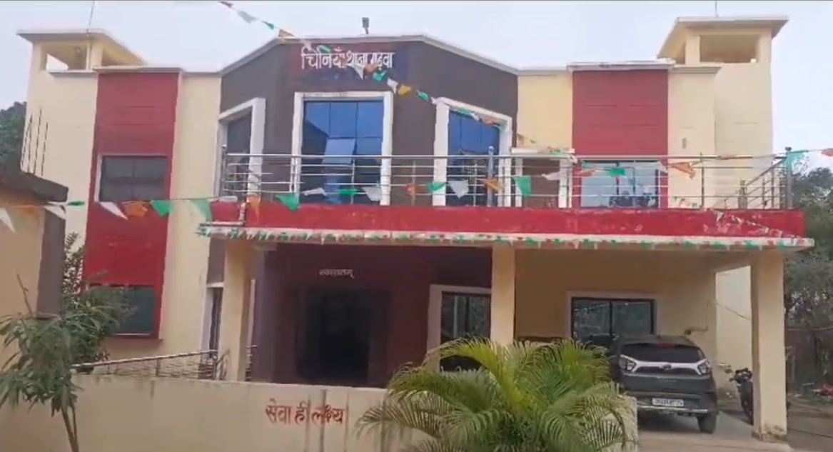 गढ़वा में बड़े पैमाने पर की जा रही गांजे की खेती, पुलिस ने छापेमारी कर भारी मात्रा में पौधों को किया नष्ट