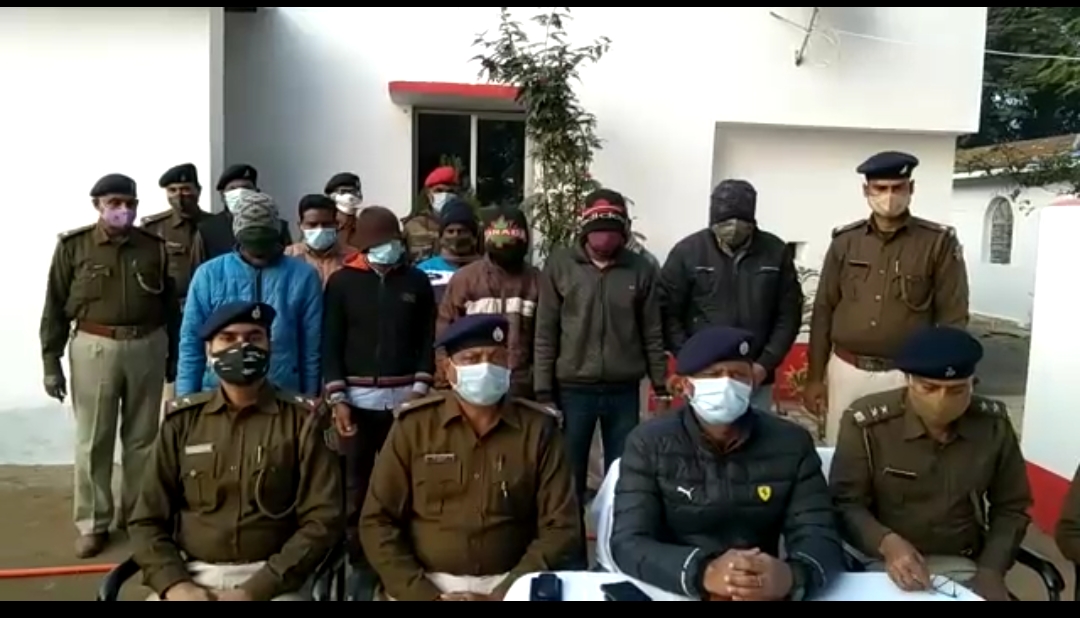 अंतरराज्यीय बैंक लुटेरा गिरोह का पर्दाफाश, तीन कुख्यात सहित पांच अपराधी गिरफ्तार