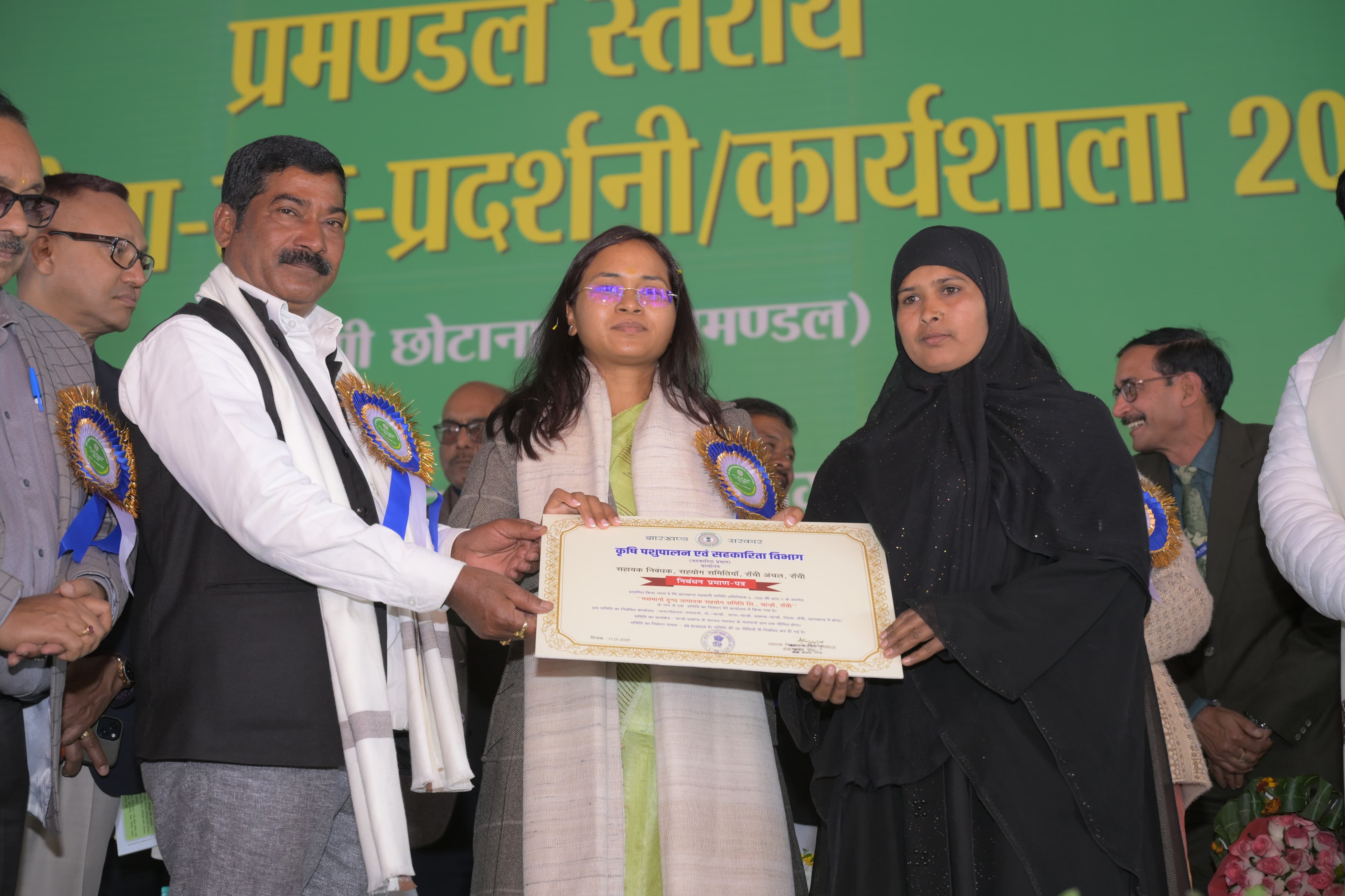 चान्हो के सिलागाई में किसान मेला सह प्रदर्शनी का आयोजन, कृषि मंत्री ने किसानों के बीच किया परिसंपत्ति का वितरण