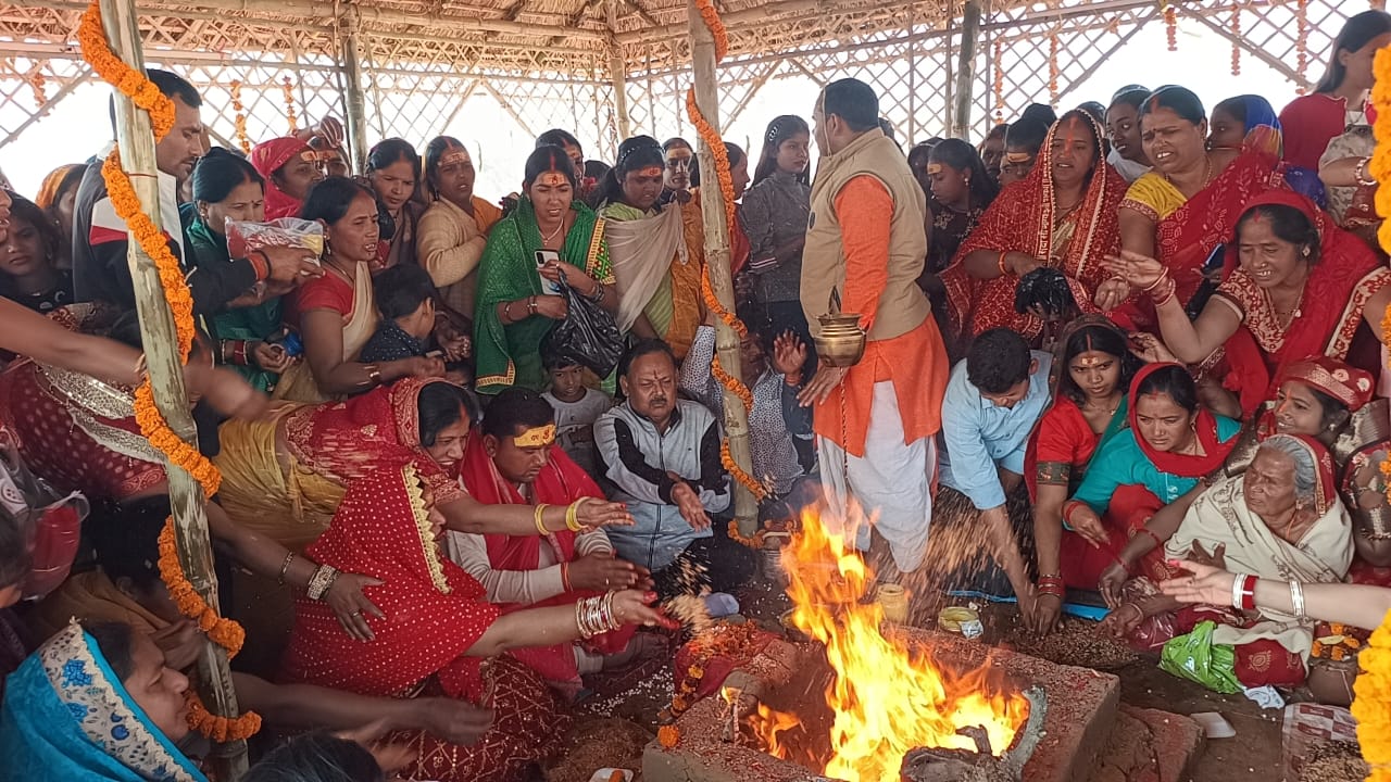 भंडारे के साथ संपन्न हुआ महायज्ञ अनुष्ठान, भाजपा नेता कमलेश कुमार सिंह ने की क्षेत्र की खुशहाली की कामना