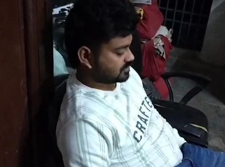 Bihar News: युवक पराई महिला के साथ होटल में कर रहा था रोमांस, तभी पहुंच गई पत्नी, फिर जो हुआ वो काफी चौंकानेवाला था