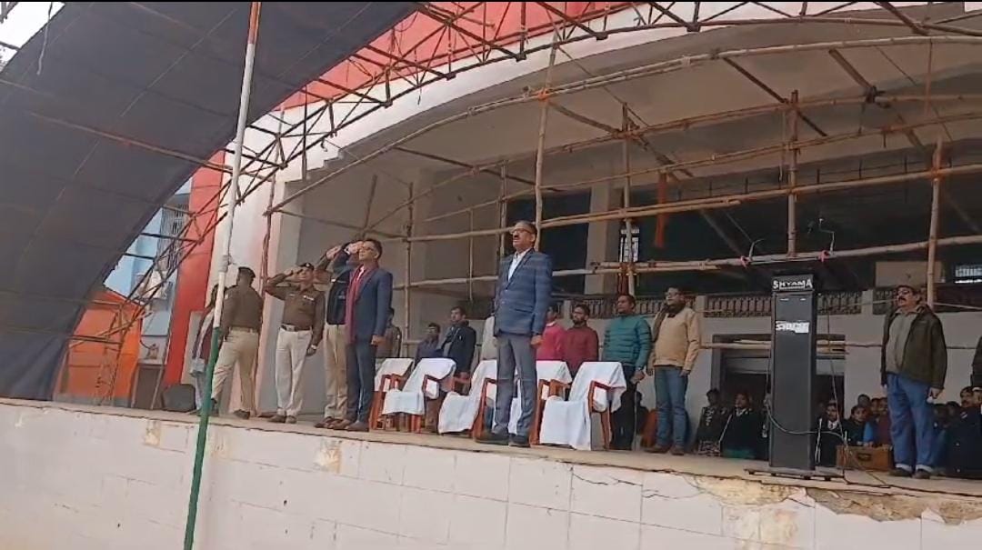 गणतंत्र दिवस पैरेड पूर्वाभ्यास का डीसी और एसपी ने किया निरीक्षण, देवघर में ये मंत्री करेंगे झंडोत्तोलन