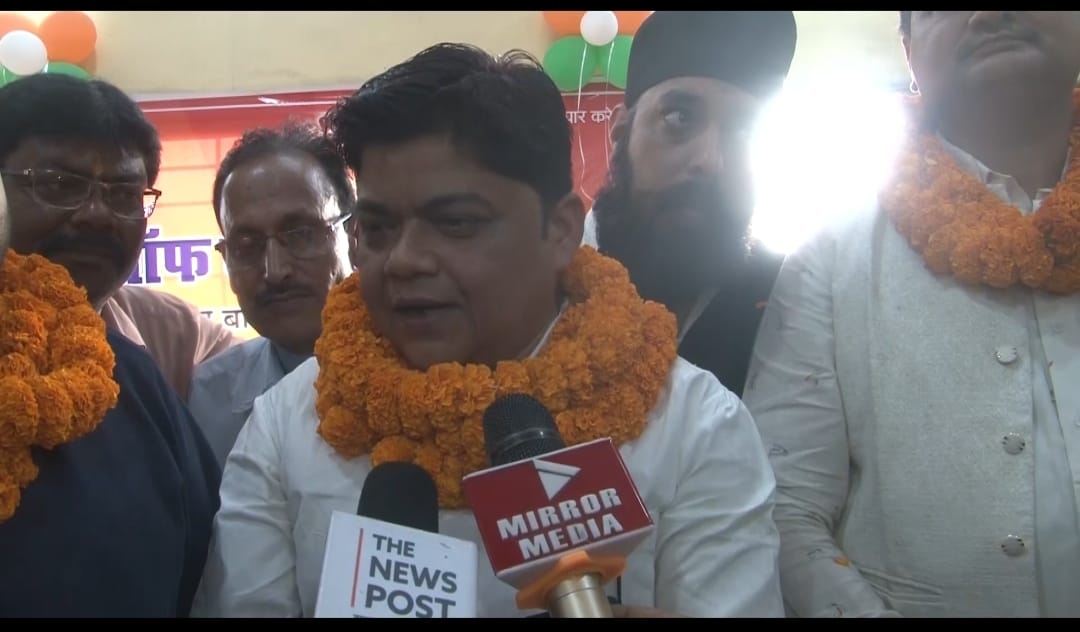 Dhanbad: पुराना बाजार चेंबर का विवाद पैतृक संगठन को भी क्यों डाल सकता है संकट में, पढ़िए इस रिपोर्ट में