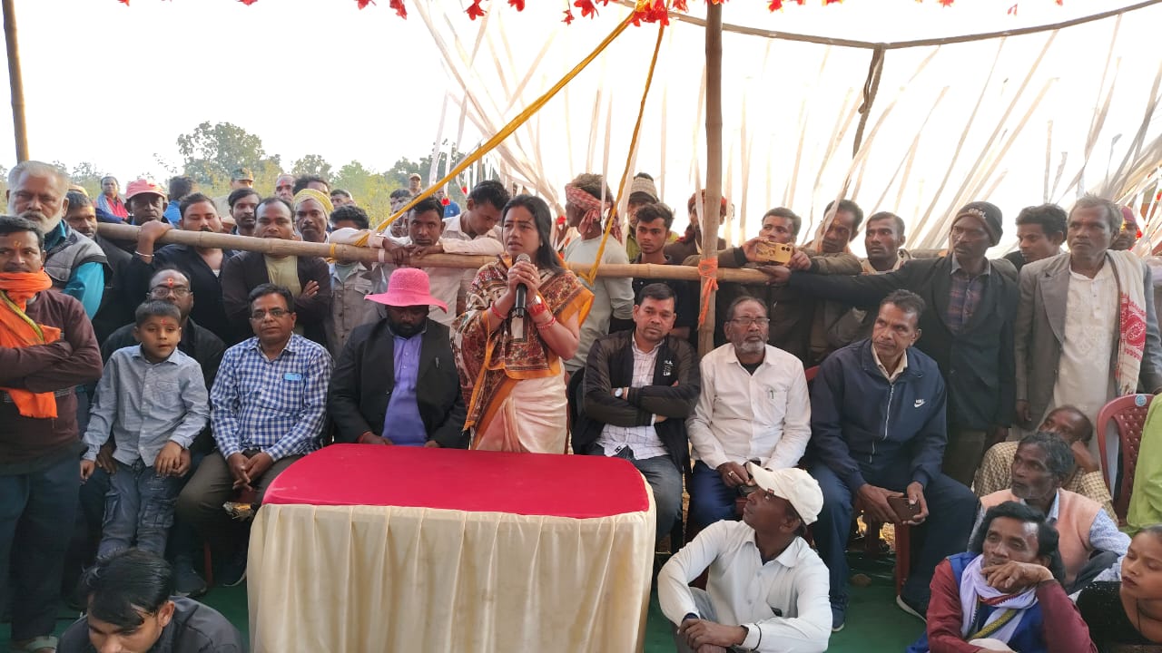 रामगढ़ में लगा दो दिवसीय परचांडू मेला, विधायक ममता देवी ने पूजा कर की क्षेत्र की सुख-समृद्धि की कामना